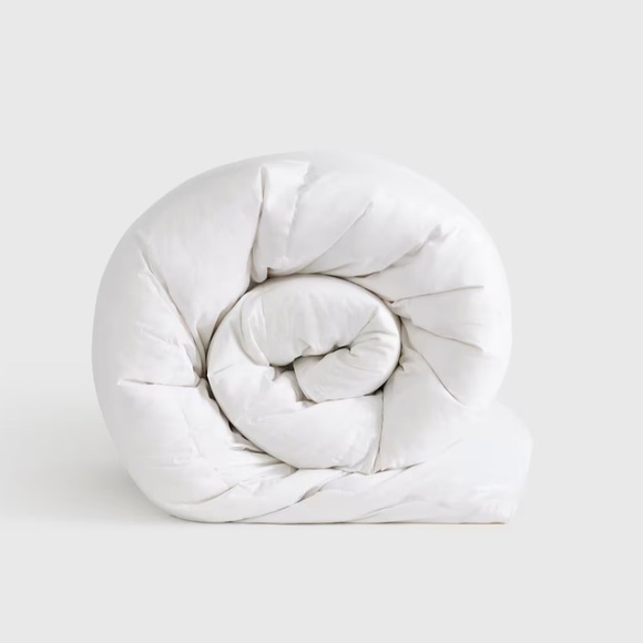 QUINCE Ultra-Warm Premium Down Alternative Comforter Full/Queen 9946 - Picture 1 of 9